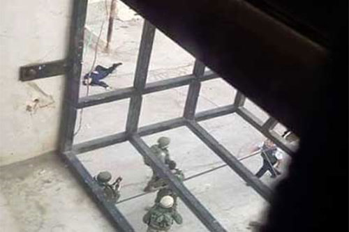cuerpo del mártir palestino asesinado en Hebrón Viernes sangriento en las ciudades palestinas de Al Jalil y Al Quds